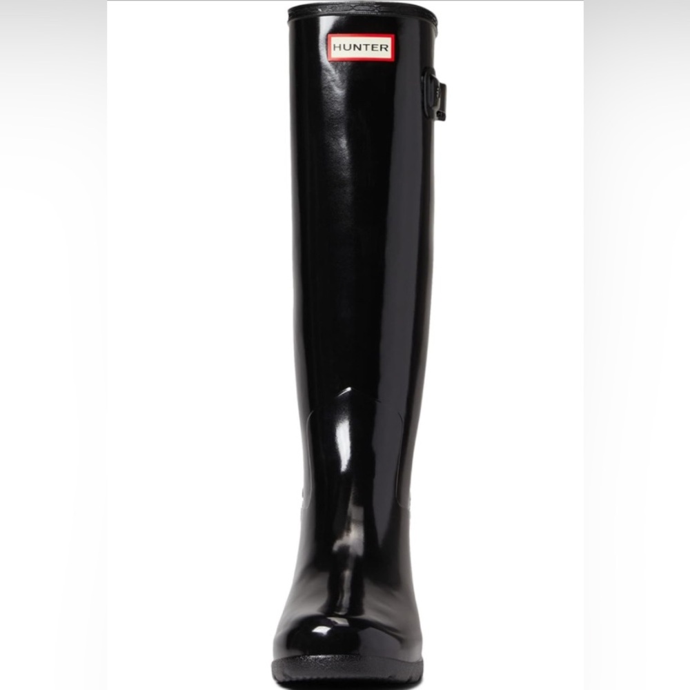 Hunter Tall Black Boots with a Sleek Design